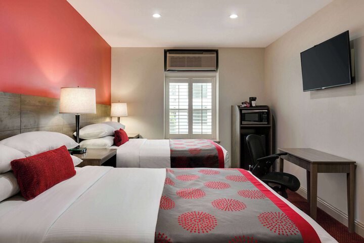 Room 20 of 33