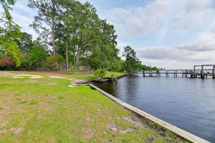 Cozy Edenton Vacation Rental w / Boat Dock Access!