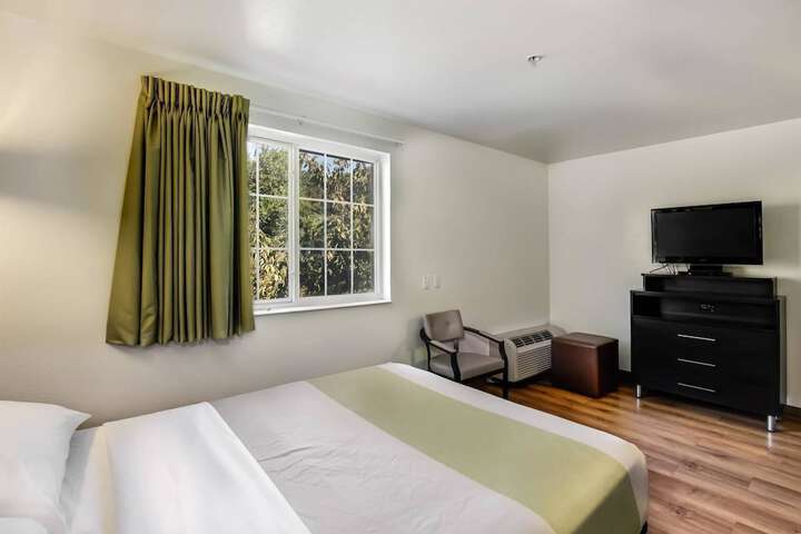Studio 6 East Brunswick NJ - NYC Area