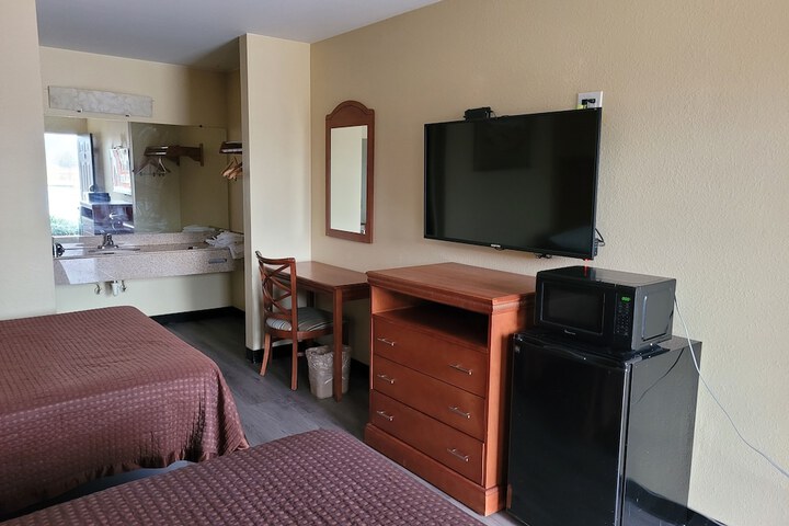 Room 44 of 49
