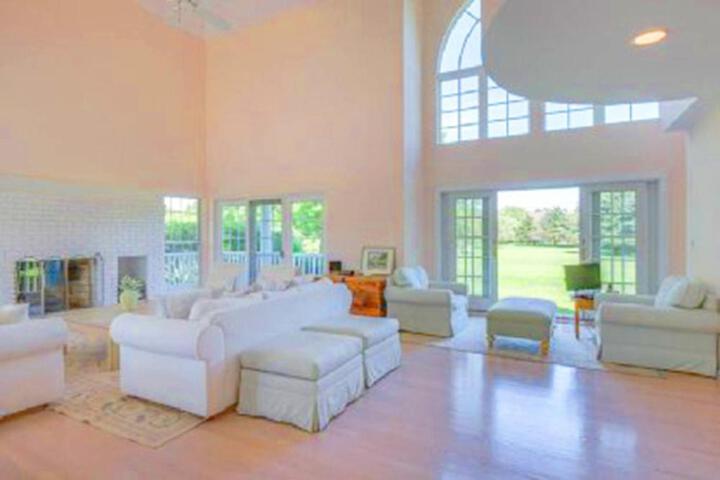 Villa Victoria - Cozy Hamptons Villa