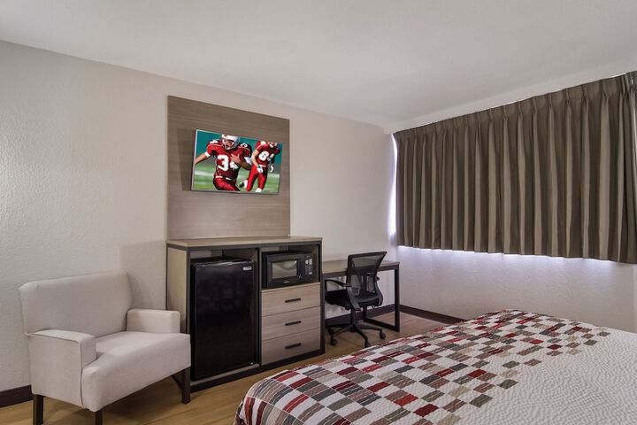 Room 17 of 34