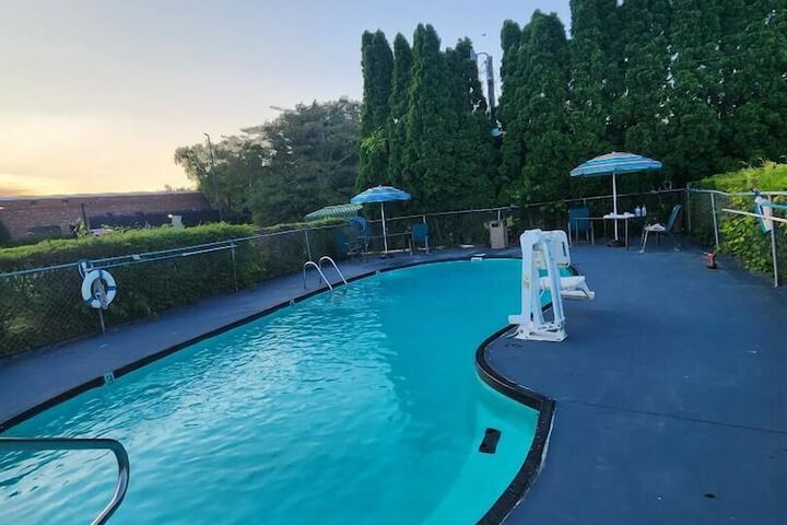 Pool 6 of 30