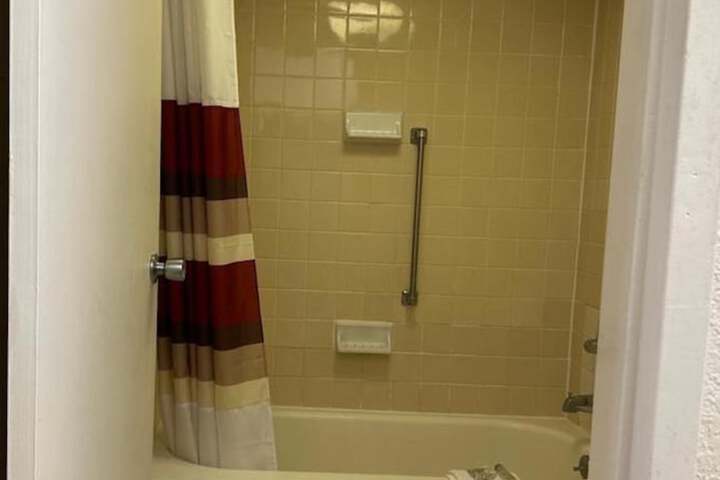 Room 8 of 14