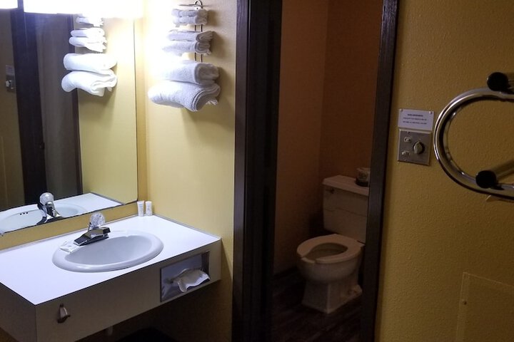 Room 4 of 14
