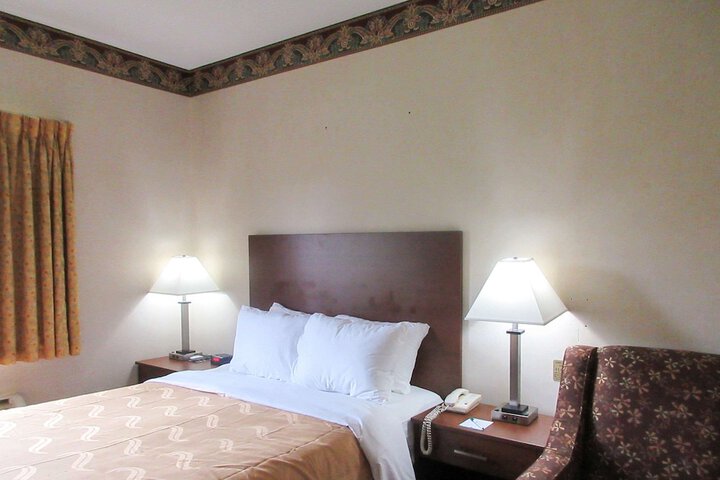 Room 11 of 17