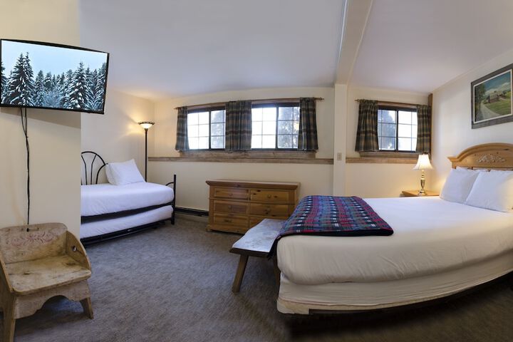 Room 54 of 165
