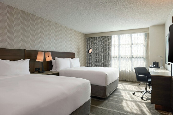 Room 32 of 87