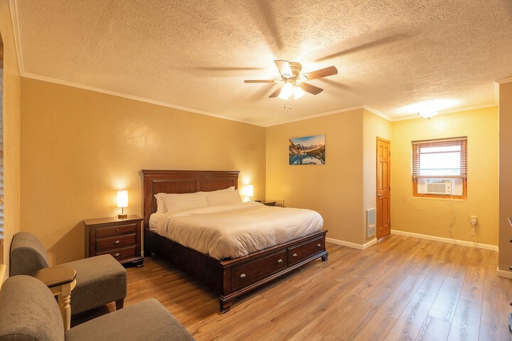 Room 27 of 100