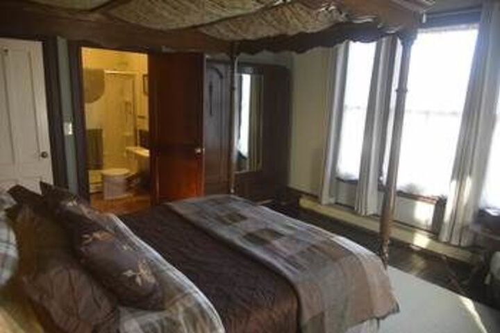 The Inn at Hill Crest Manor
