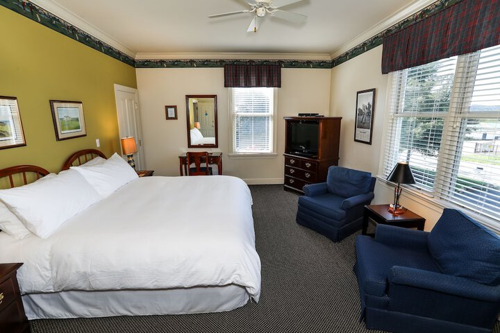 Room 32 of 51