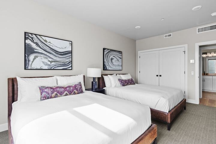 Room 79 of 123