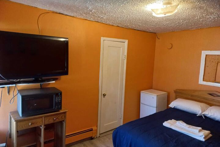 Room 28 of 38