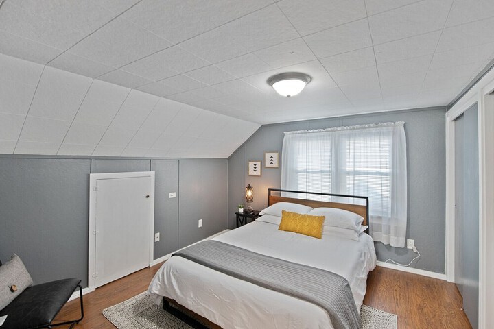 sweet Serenity" Stay 10 Minutes From Hershey 3 Bedroom Home by RedAwning