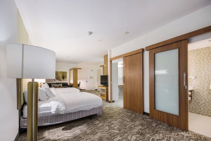 Room 30 of 44