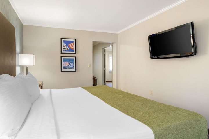 Room 13 of 44