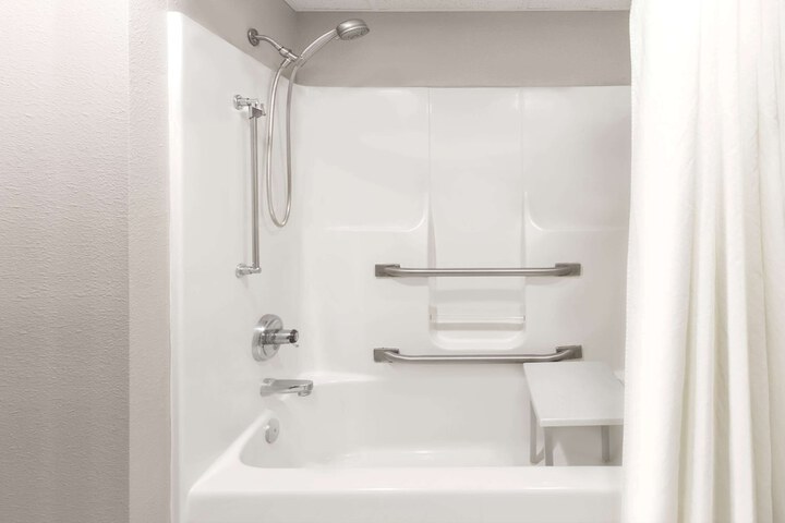 Room 12 of 20