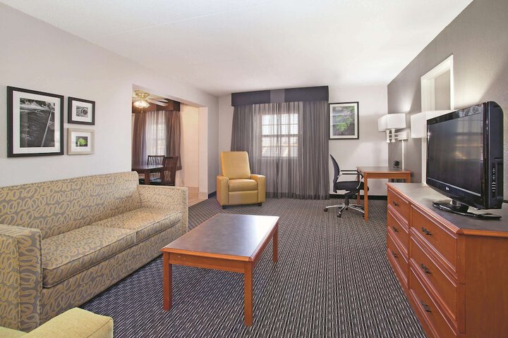 Room 15 of 23