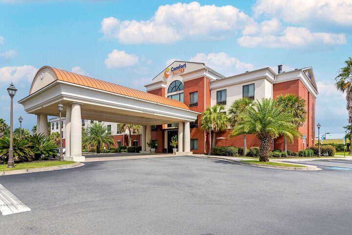 Comfort Suites Savannah North I-95