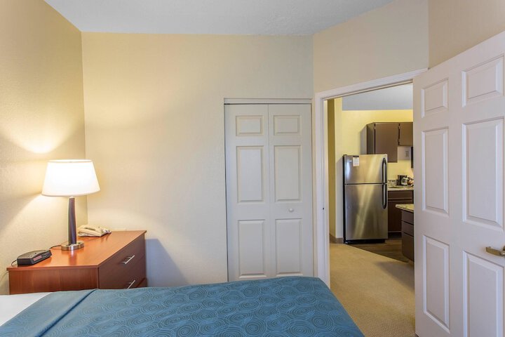 Room 37 of 48
