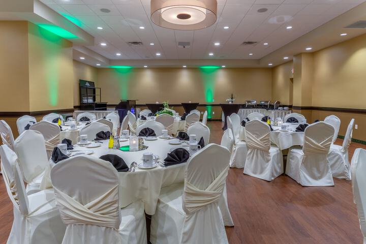 Ballroom/Hall 94 of 106