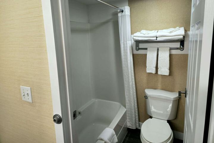 Room 37 of 47