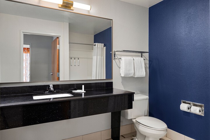 Room 10 of 36