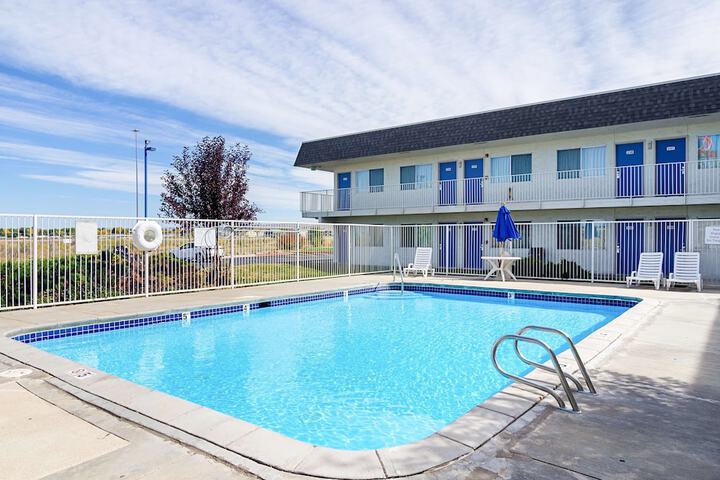 Pool 7 of 29