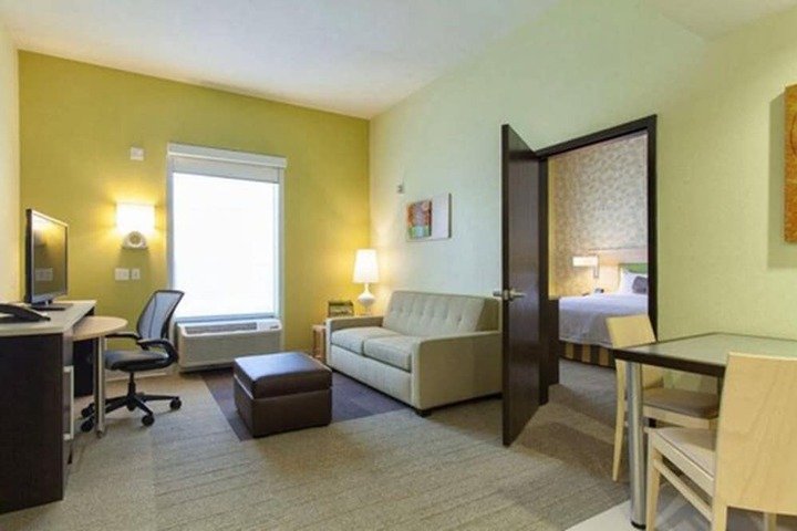 Room 10 of 37