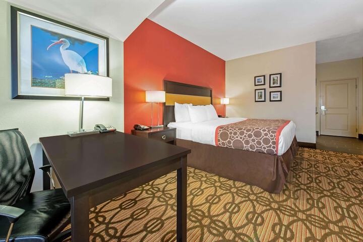 Room 16 of 33