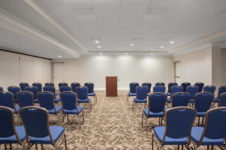 Hilton Garden Inn Tampa North Busch Gardens