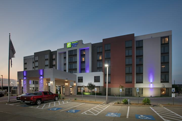 Hotel 4 of 70