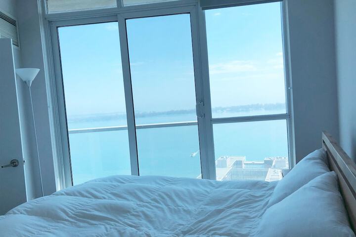 Room 4 of 10