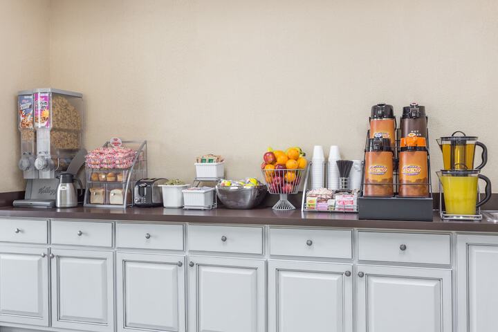 Breakfast/Coffee Service 26 of 28
