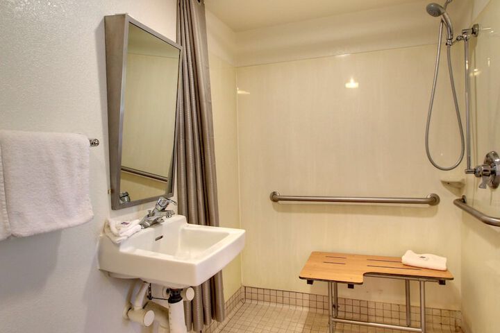 Room 11 of 29