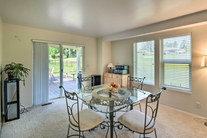 Spacious Family Home on Golf Course: Hike & Bike!