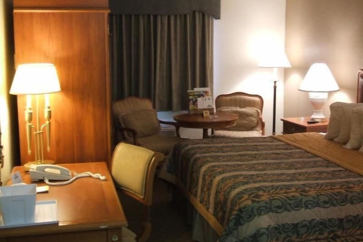 Room 12 of 26