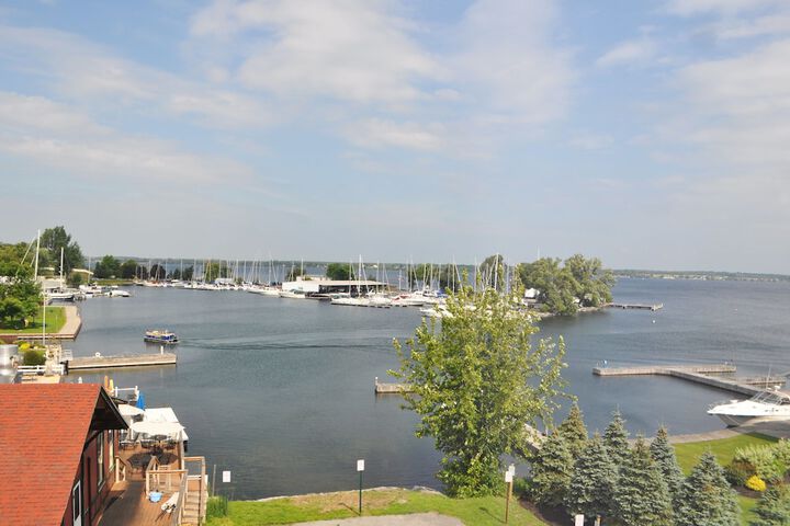 Harbor House Inn