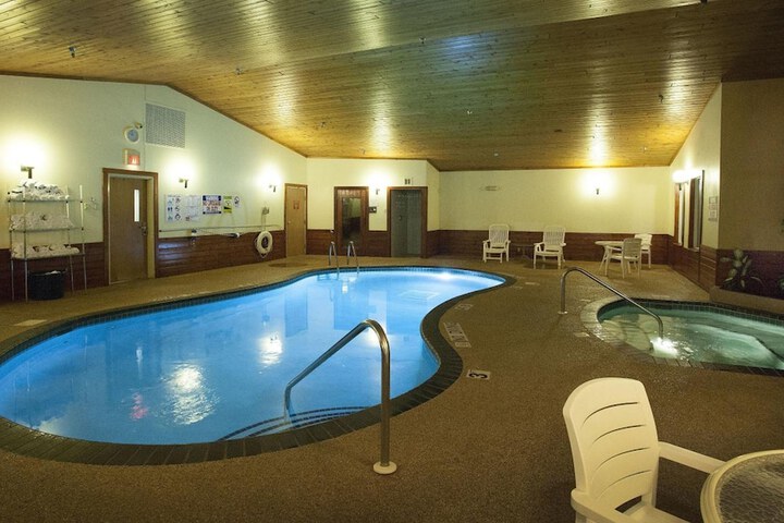 Pool 4 of 44