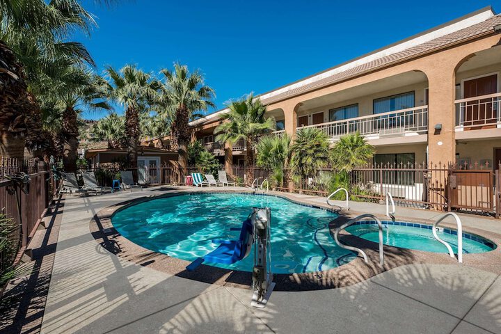 Pool 14 of 29