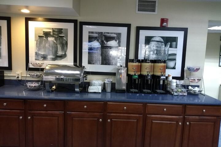 Breakfast/Coffee Service 43 of 50