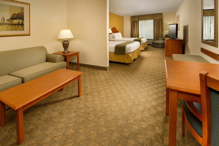 Holiday Inn Express & Suites Lenoir Cty by IHG