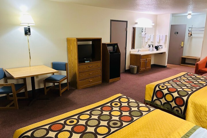 Room 19 of 37