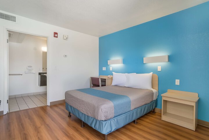 Room 28 of 36
