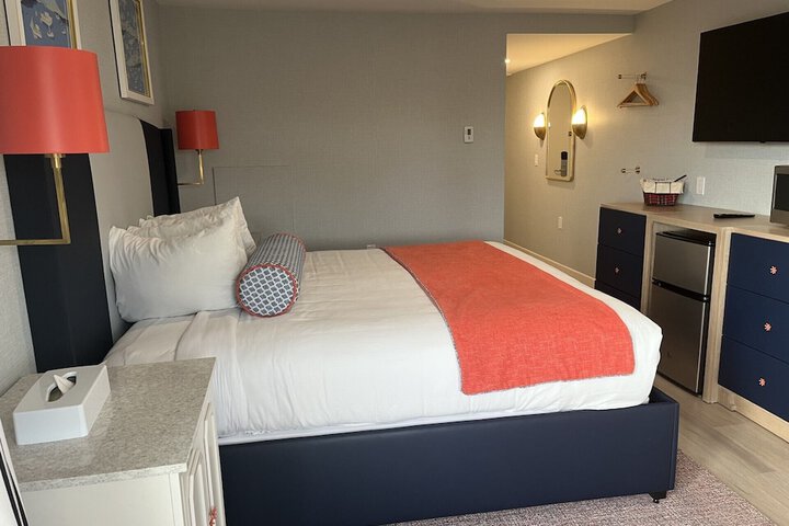 Room 83 of 137