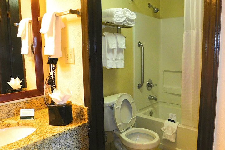 Room 12 of 22