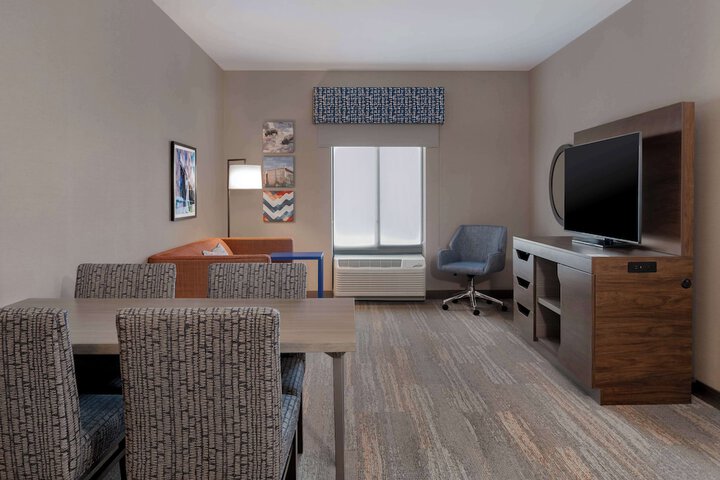 Room 17 of 35
