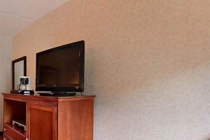 Room 26 of 38