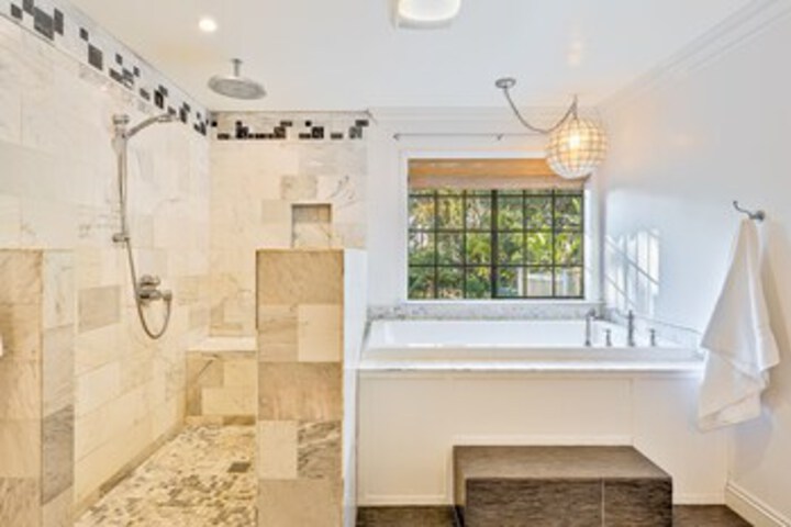 5BDRM Villa Via Mil Cumbres