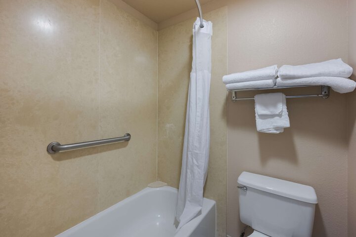 Room 14 of 25